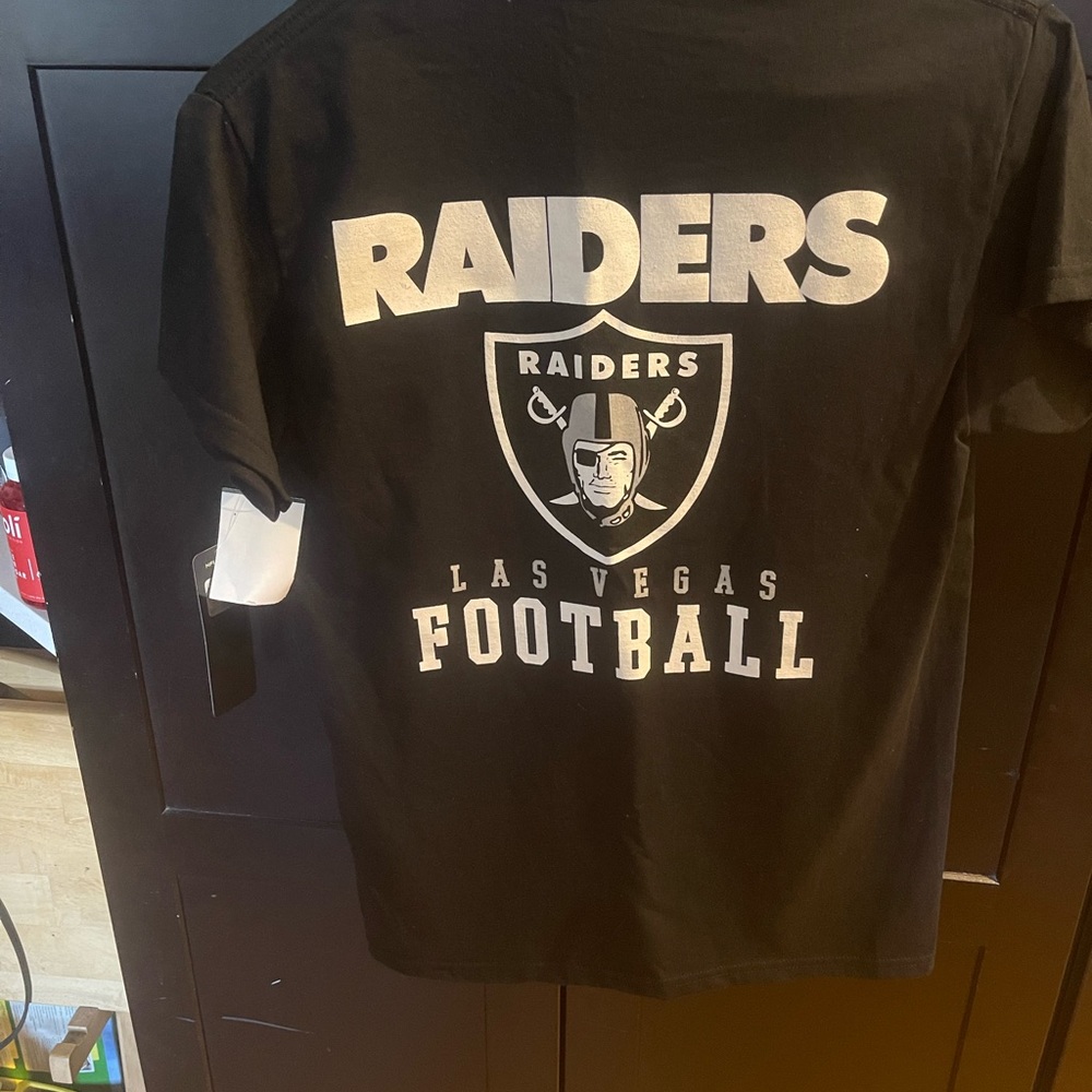New Las Vegas Raiders Fan T-Shirt Size S - Picture 2 of 4